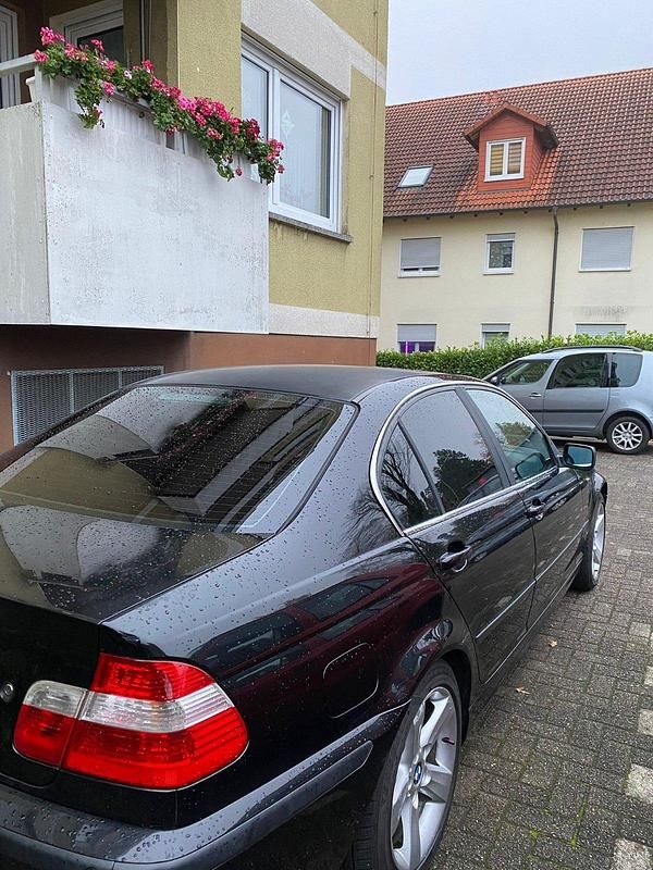 Gebraucht BMW 318 143 PS (105 kW) 2004 Schwarz Limousine