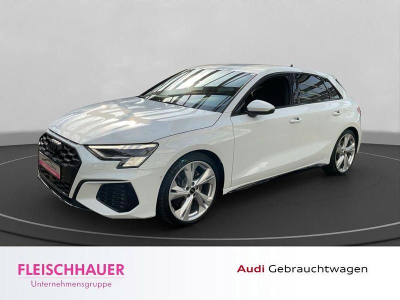 Gletscherweiß metallic Gebraucht 2018 Audi S3 Sport Limousine | 41.980 € - Bild 1/4