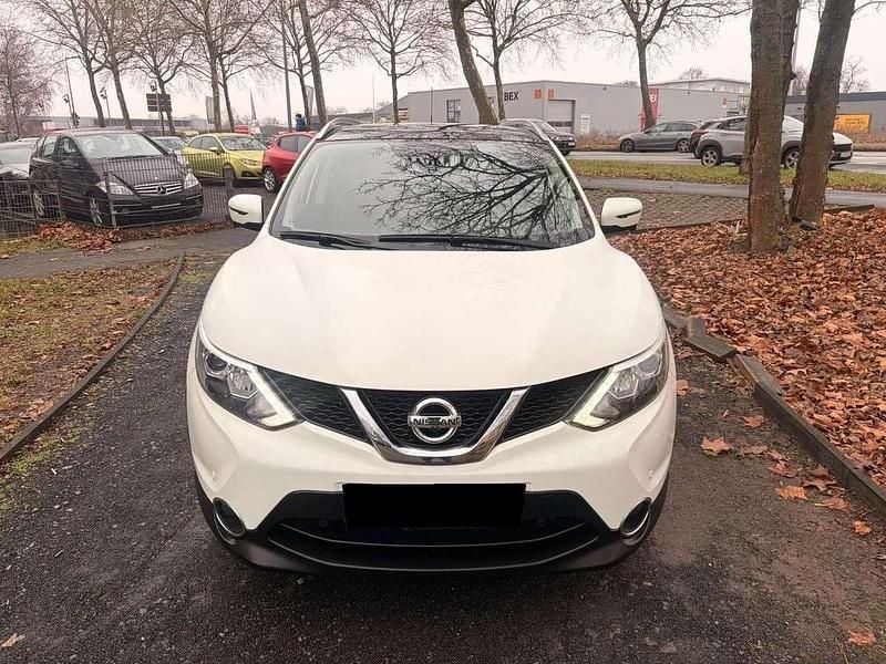 Gebraucht Nissan Qashqai 131 PS (96 kW) 2016 Weiß SUV