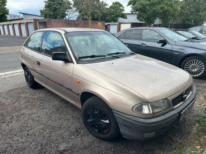 Gold Gebraucht 1997 Opel Astra Coupé | 650 € (Superpreis) - Bild 1/4