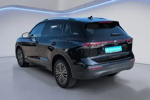 Gebraucht VW Tiguan Goal 193 PS (141 kW) 2025 Grenadillschwarz metallic SUV