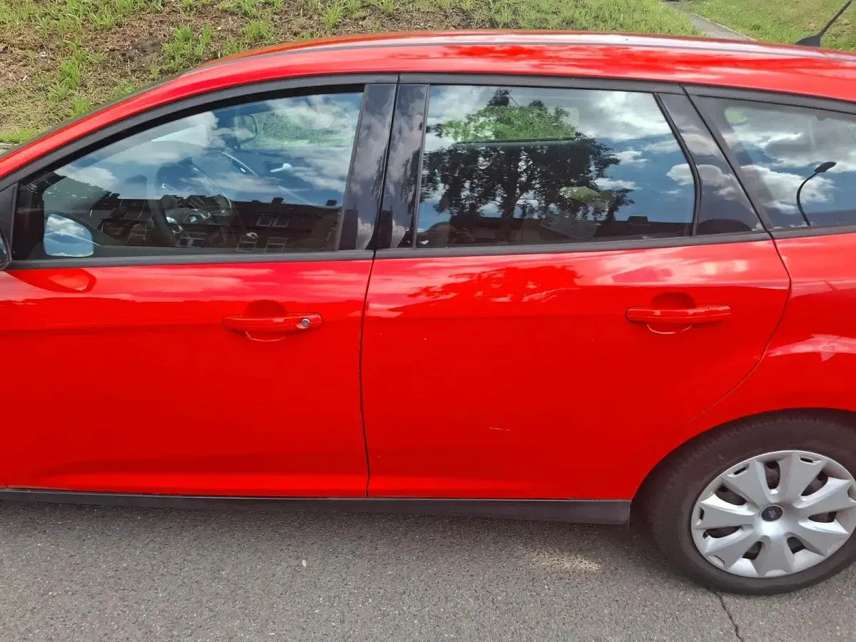 Gebraucht Ford Focus SYNC Edition 116 PS (85 kW) 2014 Rot Kombi