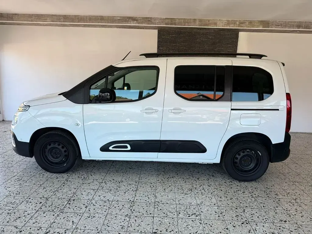 Gebraucht Citroën Berlingo Feel 131 PS (96 kW) 2022 Weiß Van / Kleinbus