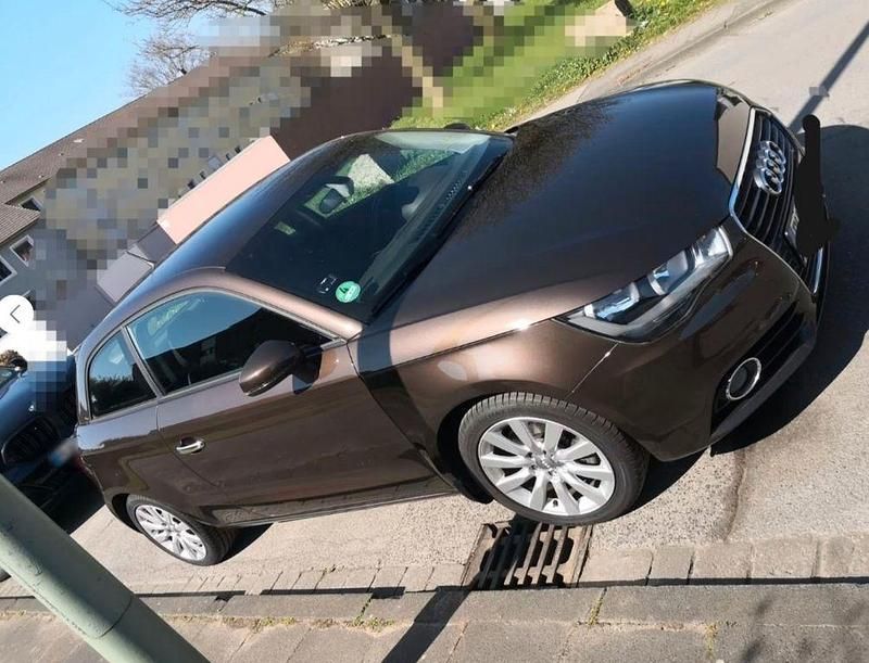 Gebraucht Audi A1 Ambiente 122 PS (89 kW) 2011 Braun Kleinwagen