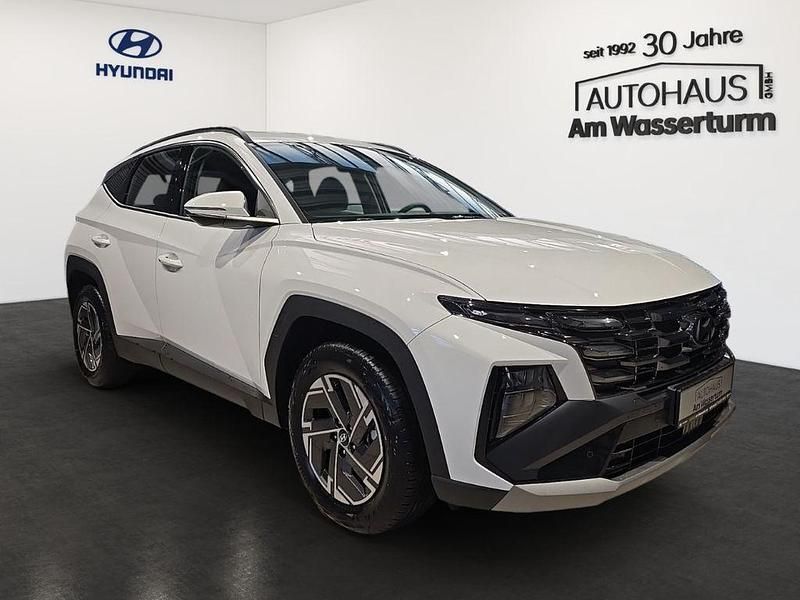 Neu Hyundai Tucson Select 150 PS (110 kW) 2025 Atlas white SUV