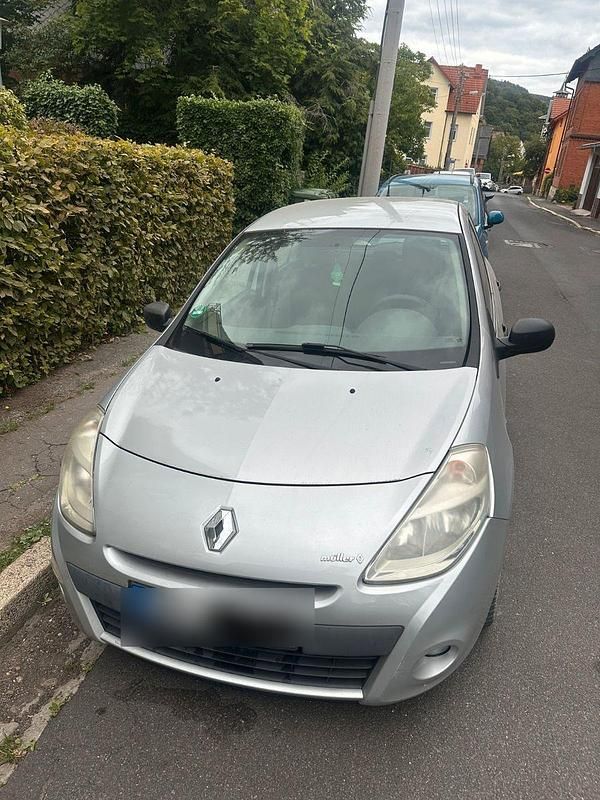 Silber Gebraucht 2009 Renault Clio II Expression Kleinwagen | 1.299 € (Superpreis) - Bild 1/4