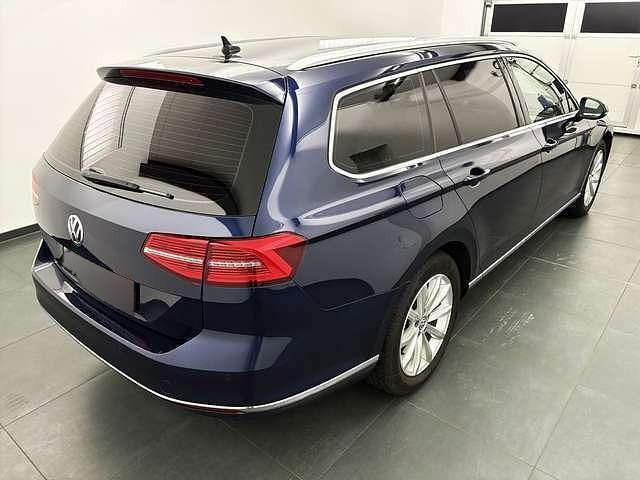 Gebraucht VW Passat Highline 150 PS (110 kW) 2017 Blau metallic Kombi