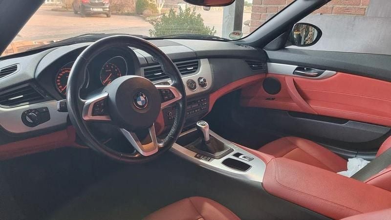 Gebraucht BMW Z4 Sport Line 204 PS (150 kW) 2010 Rot Cabrio