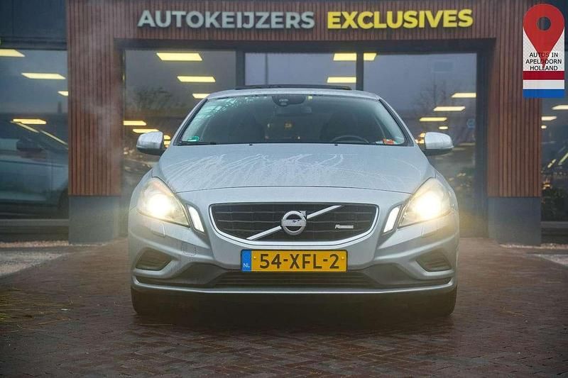 Gebraucht Volvo S60 R-Design 150 PS (110 kW) 2012 Electric silver (477) Limousine