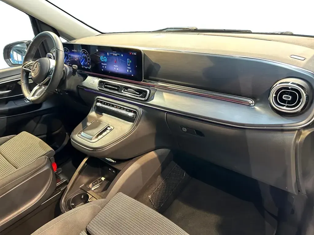 Usata Mercedes EQV300 150 kW (204 CV) 2025 Argento Monovolume