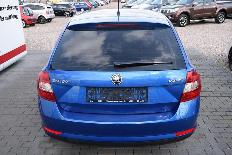 Gebraucht Skoda Rapid Ambition 90 PS (66 kW) 2015 Blau Kleinwagen