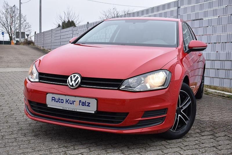 Gebraucht VW Golf VII Trendline 86 PS (63 kW) 2014 Rot Kleinwagen