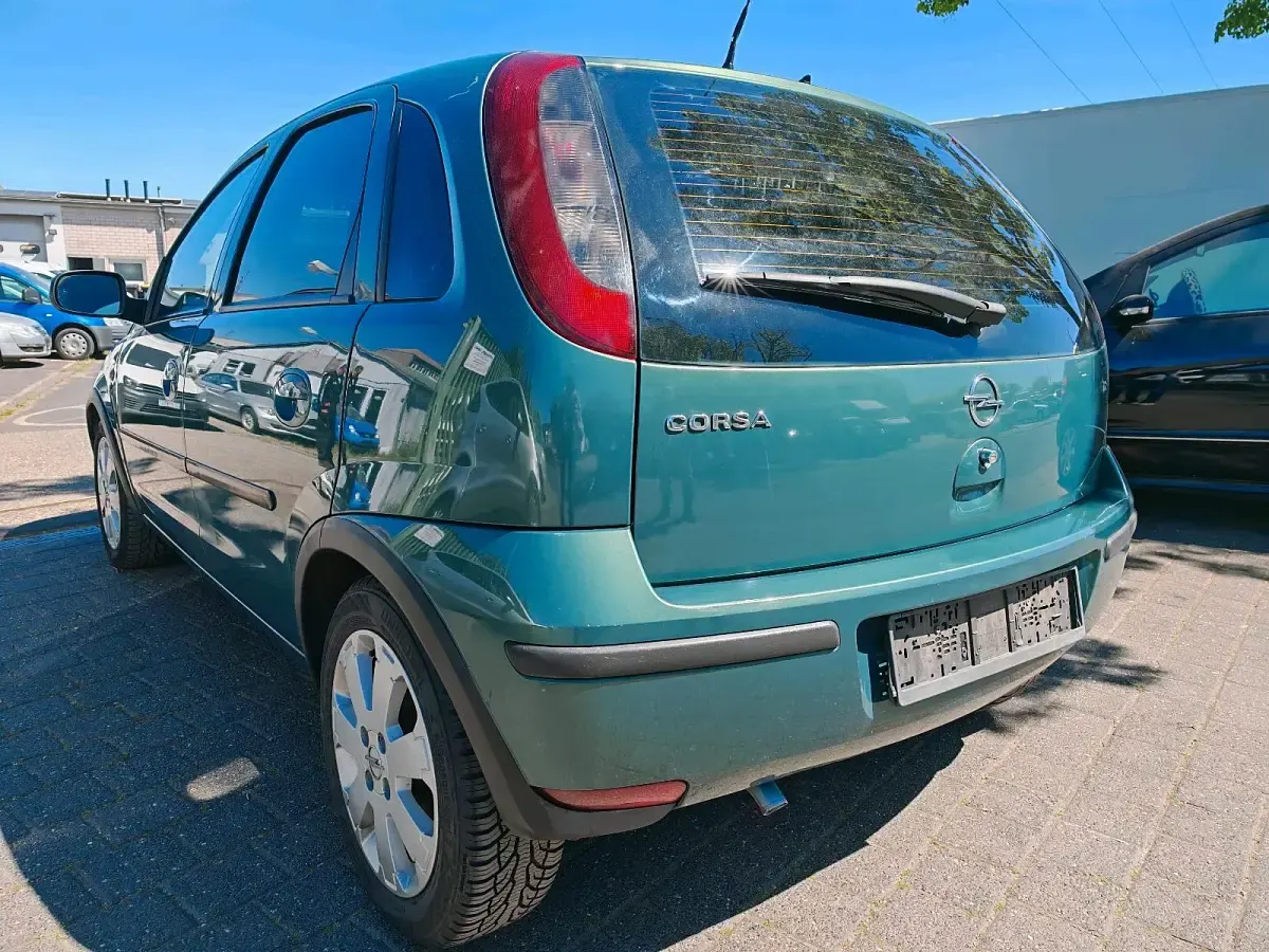 Usata Opel Corsa 75 CV (55 kW) 2003 Verde Utilitaria
