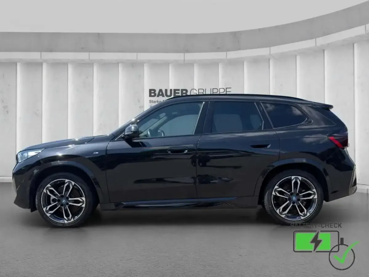 Gebraucht BMW iX1 M Sport 230 kW (313 PS) 2023 Schwarz SUV