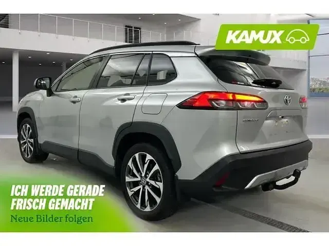 Gebraucht Toyota Corolla Cross Team 197 PS (144 kW) 2022 Silver metallic SUV