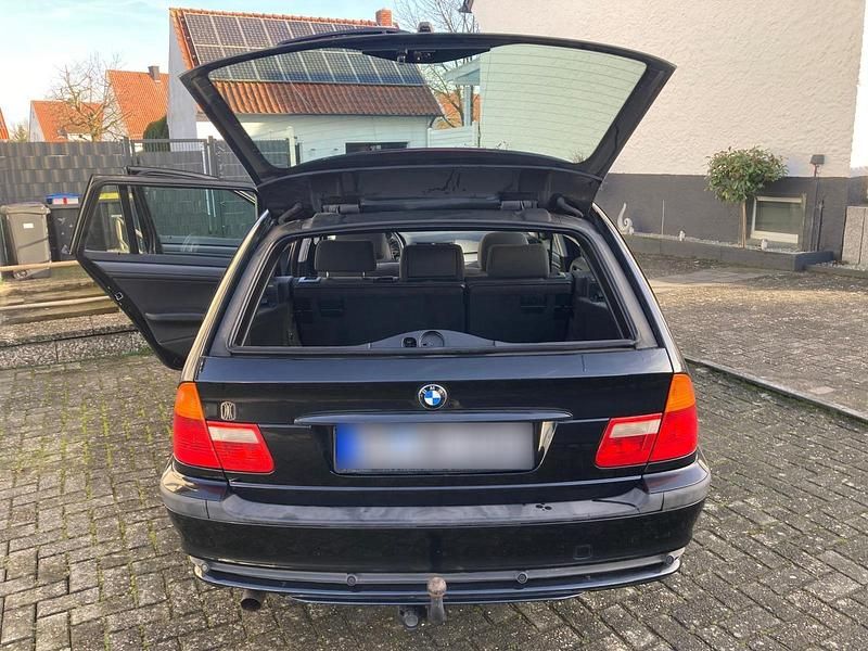 Gebraucht BMW 316 116 PS (85 kW) 2005 Schwarz Kombi