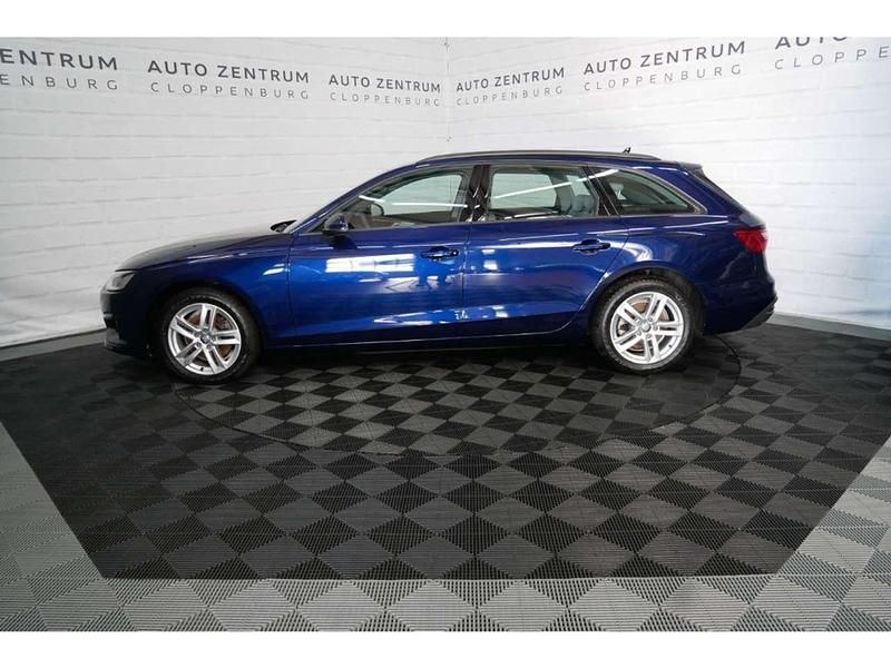 Gebraucht Audi A4 Basis 163 PS (119 kW) 2022 Blau Kombi