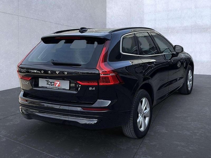 Gebraucht Volvo XC60 Momentum 197 PS (144 kW) 2022 Black stone SUV