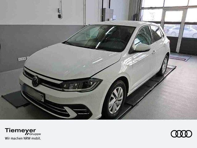 Weiß Gebraucht 2022 VW Polo Style Limousine | 17.370 € (Guter Preis) - Bild 1/3