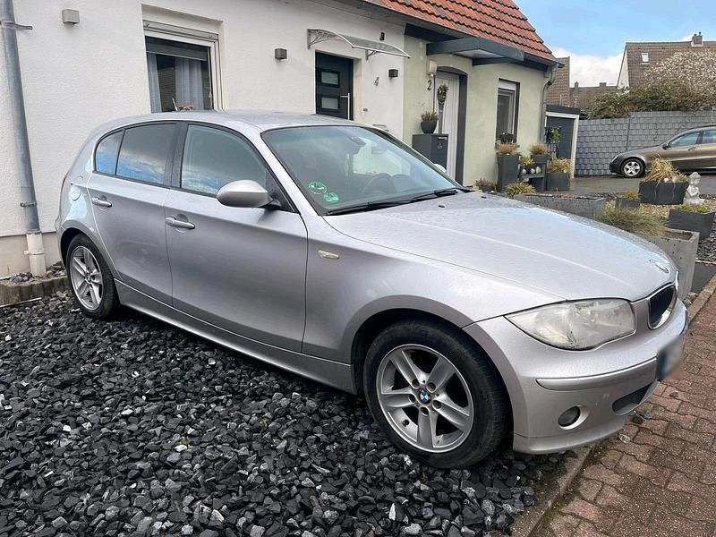 Gebraucht BMW 120 150 PS (110 kW) 2006 Silber Kleinwagen
