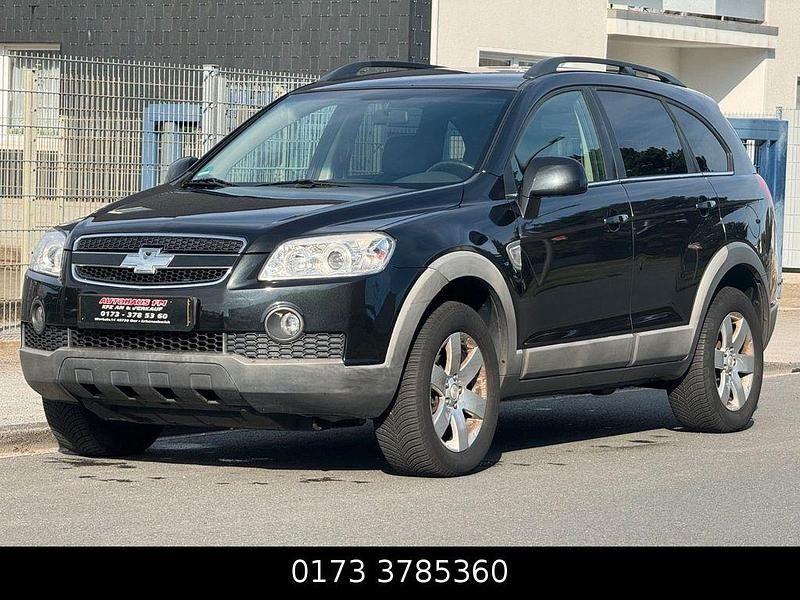 Schwarz Gebraucht 2011 Chevrolet Captiva LS SUV | 5.999 € (Fairer Preis) - Bild 1/4