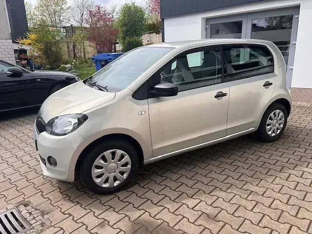 Gebraucht Skoda Citigo Active 60 PS (44 kW) 2013 Gold Kleinwagen