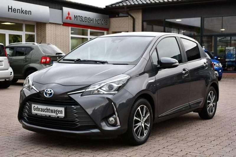 Grau Gebraucht 2019 Toyota Yaris Kleinwagen | 13.940 € (Fairer Preis) - Bild 1/4