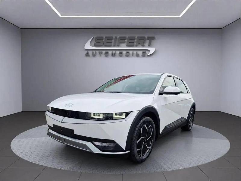 Atlas white Gebraucht 2024 Hyundai Ioniq 6 Dynamiq Limousine | 38.990 € - Bild 1/1