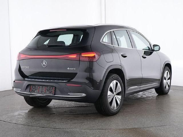 Kosmosschwarz Gebraucht 2024 Mercedes EQA300 Advanced SUV | 33.490 € (Guter Preis) - Bild 1/4