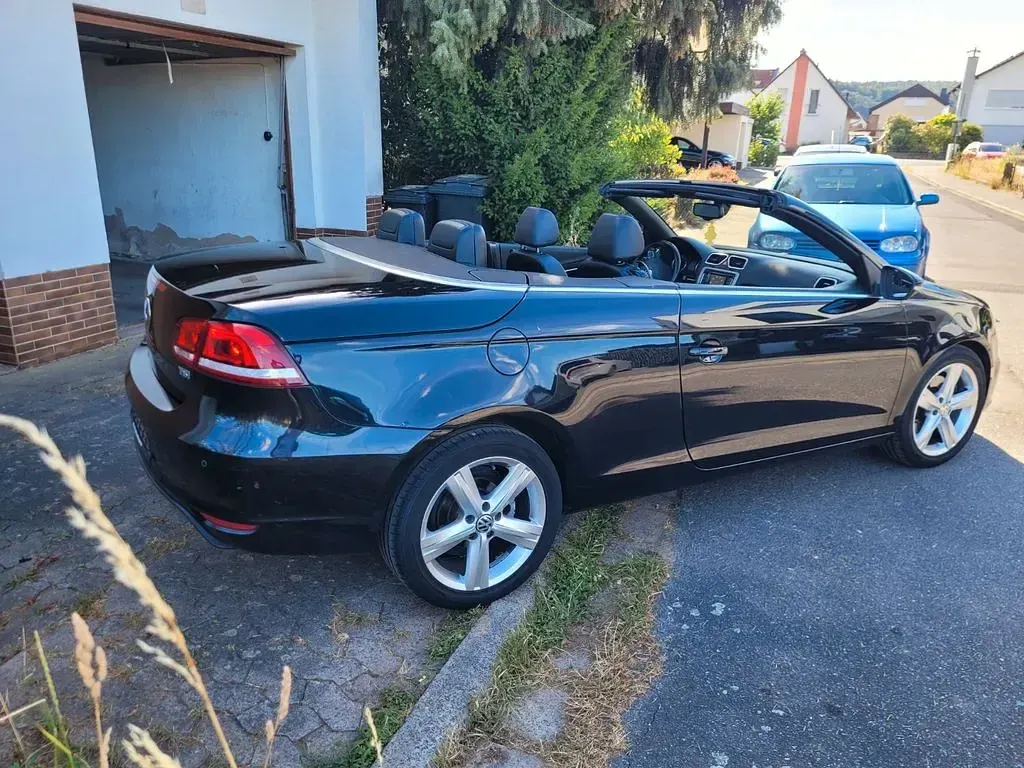Gebraucht VW Eos Edition 160 PS (117 kW) 2011 Schwarz Cabrio