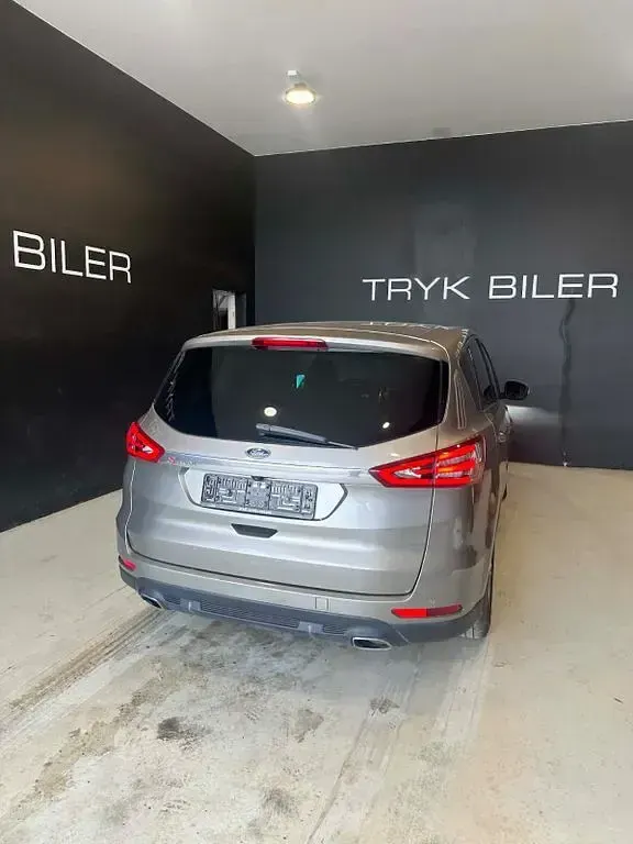 Gebraucht Ford S-MAX Titanium 209 PS (153 kW) 2016 Silber Van / Kleinbus
