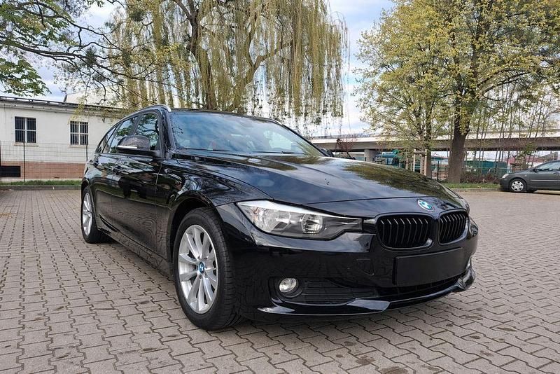 Second-hand BMW 318 143 CP (105 kW) 2014 Negru Break