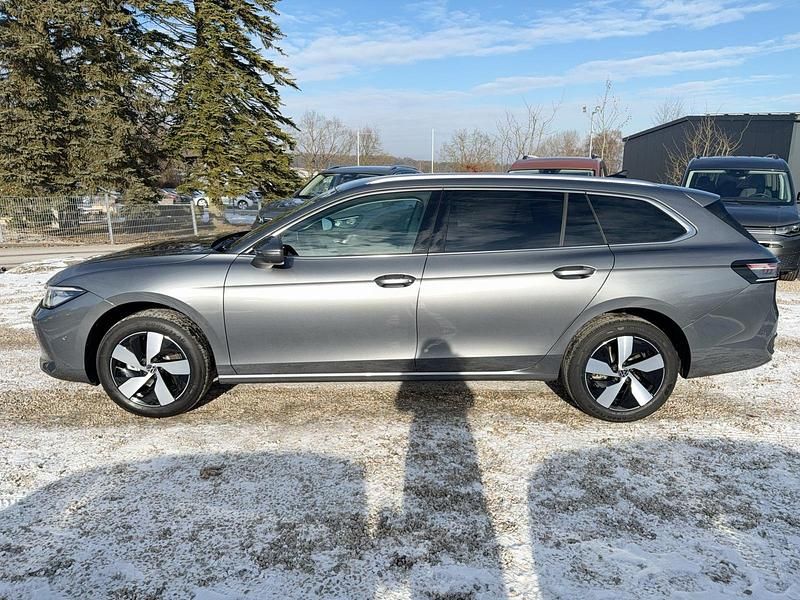 Neu VW Passat Business 150 PS (110 kW) 2026 Diabasgrau Kombi