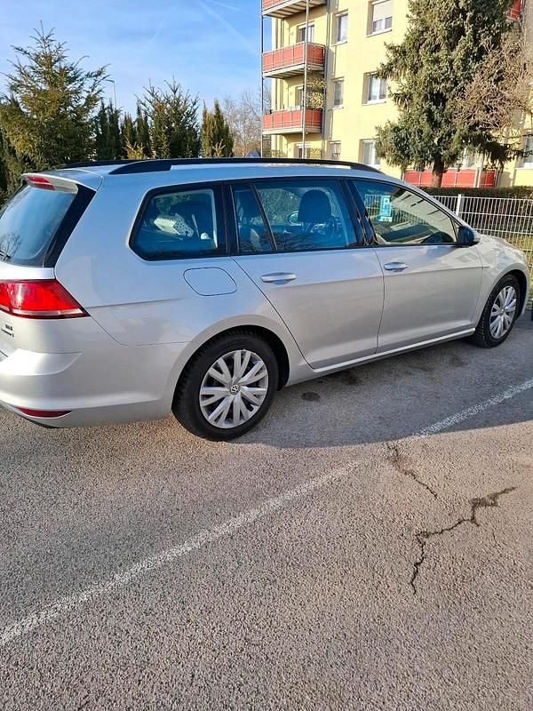 Gebraucht VW Golf VII 110 PS (80 kW) 2015 Silber Kombi