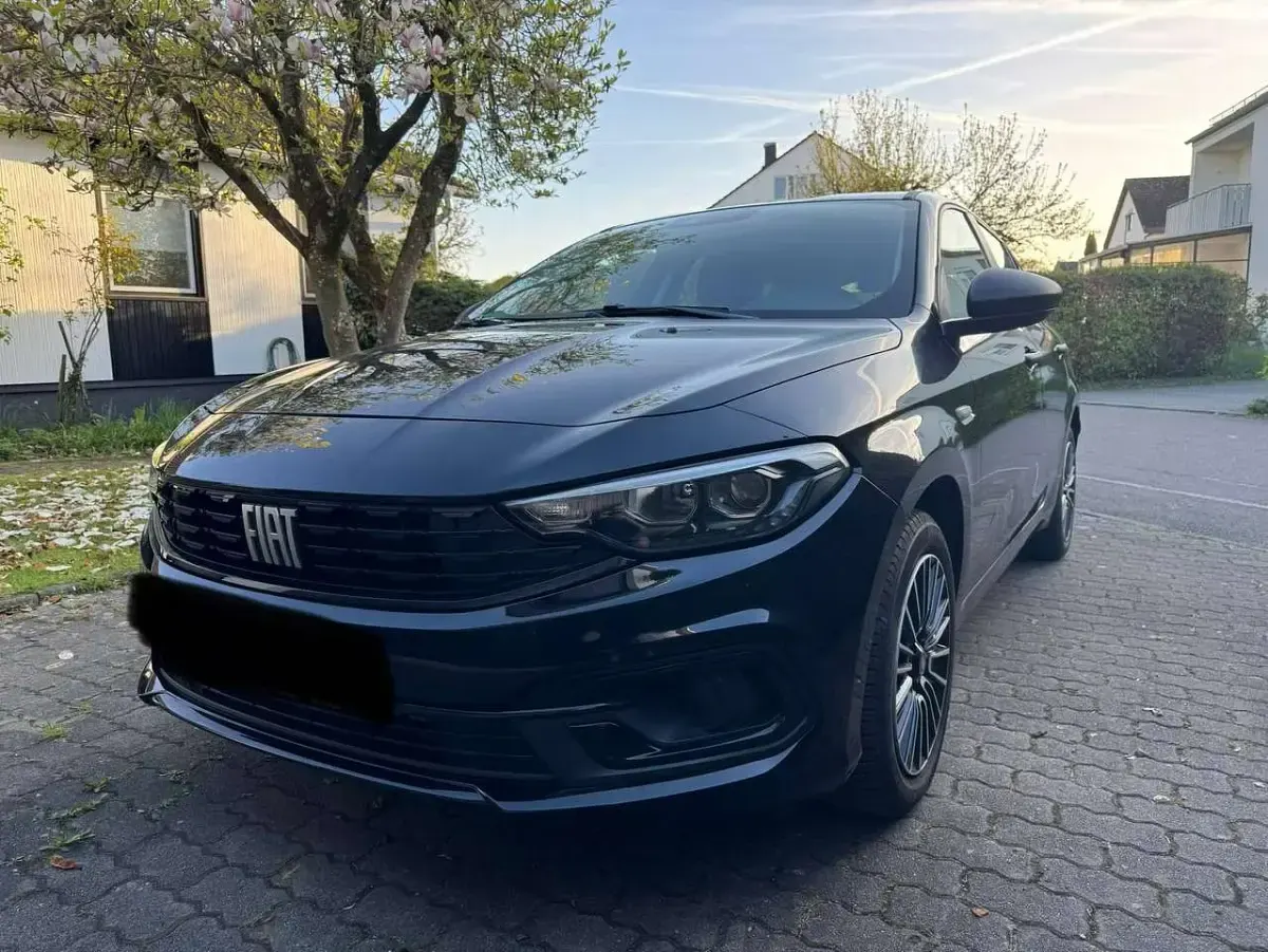 Usado Fiat Tipo 131 CV (96 kW) 2024 Negro Familiar