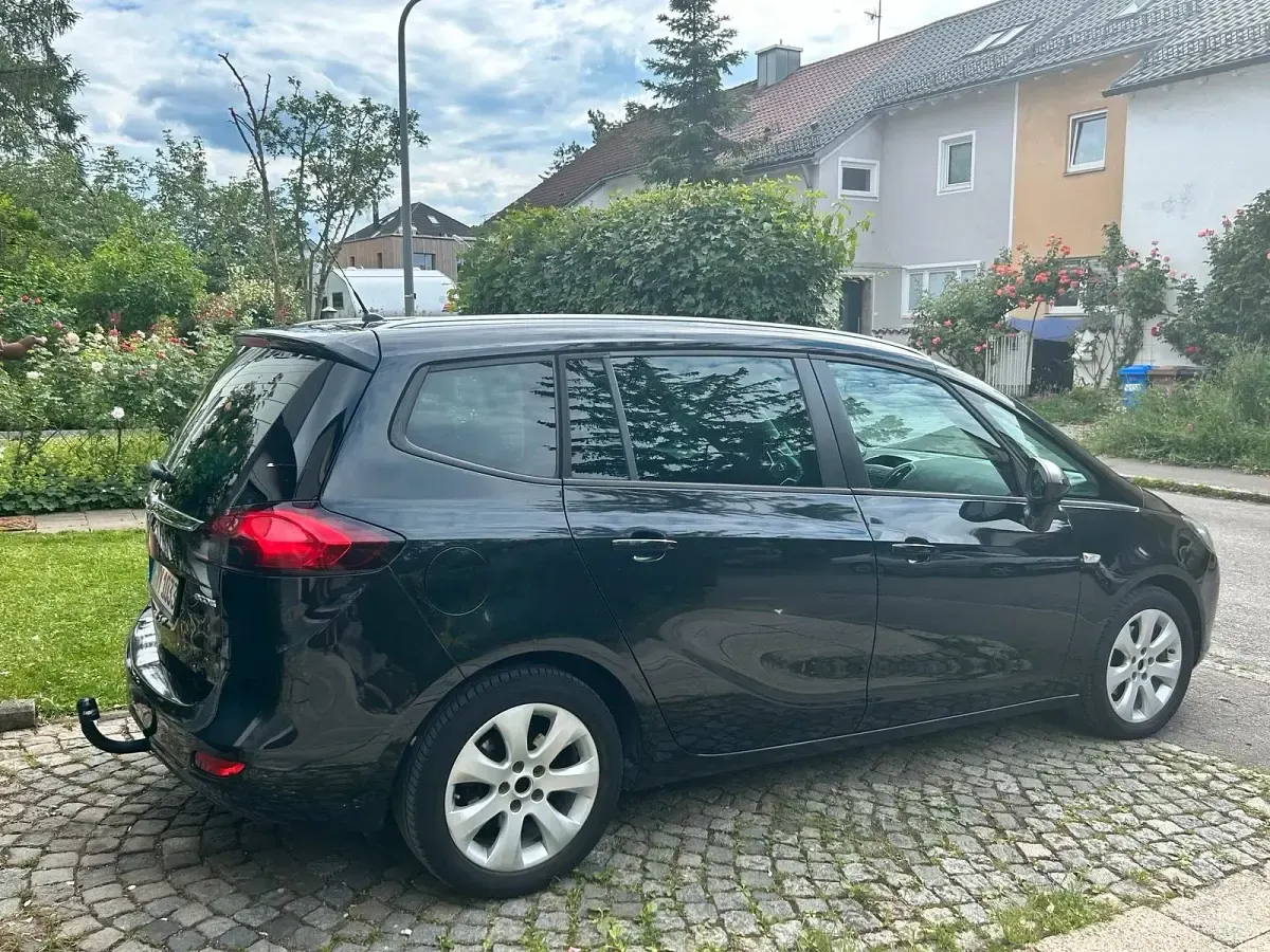 Gebraucht Opel Zafira 140 PS (102 kW) 2014 Schwarz Van / Kleinbus