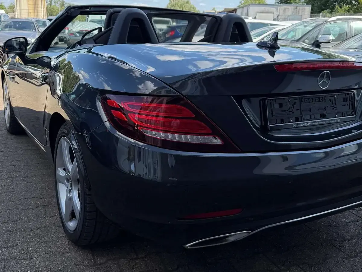 Gebraucht Mercedes SLC200 184 PS (135 kW) 2019 Grafitgrau  metalliclack Cabrio