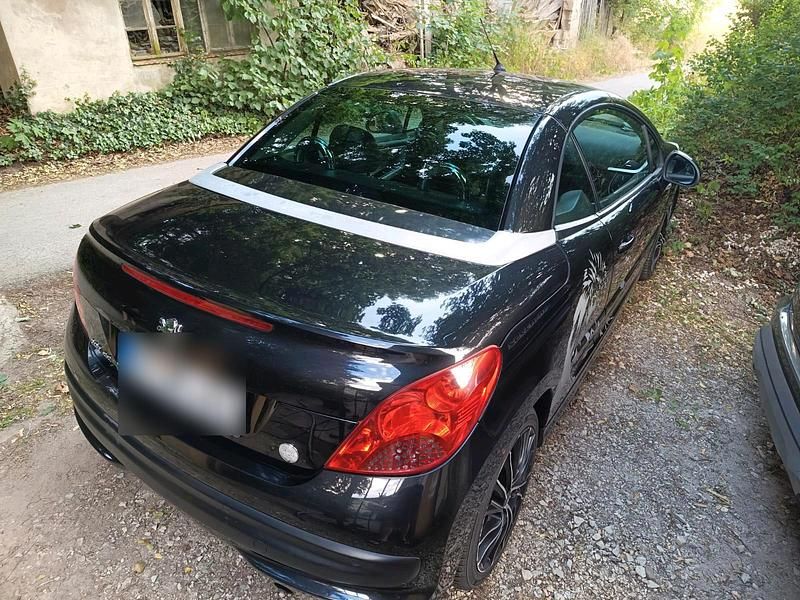 Schwarz Gebraucht 2008 Peugeot 207 CC Roland Garros Cabrio | 1.250 € (Superpreis) - Bild 1/4