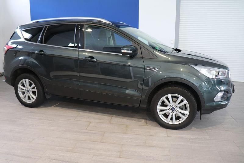 Gebraucht Ford Kuga Cool & Connect 120 PS (88 kW) 2018 Grün SUV