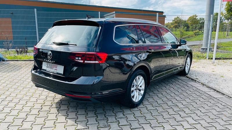Gebraucht VW Passat Business 150 PS (110 kW) 2022 Schwarz Kombi