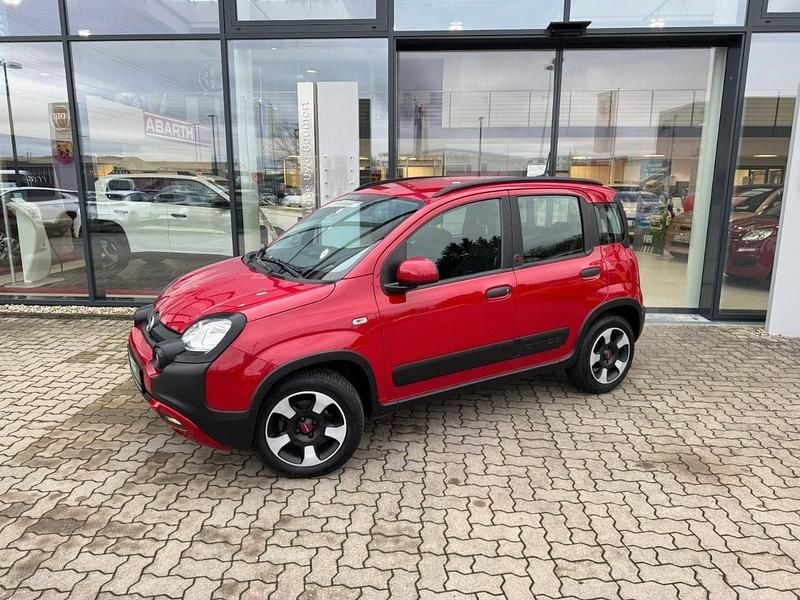 Gebraucht Fiat Panda Cross Red 69 PS (50 kW) 2023 Rot Kleinwagen