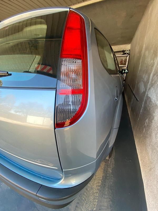 Gebraucht Ford Focus 115 PS (84 kW) 2005 Blau Kombi