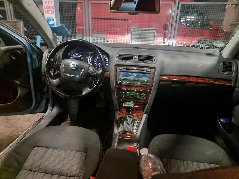 Blau Gebraucht 2009 Skoda Octavia Limousine | 5.500 € (Fairer Preis) - Bild 1/4
