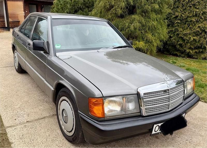 Gebraucht Mercedes 190 109 PS (80 kW) 1991 Andere farben Limousine