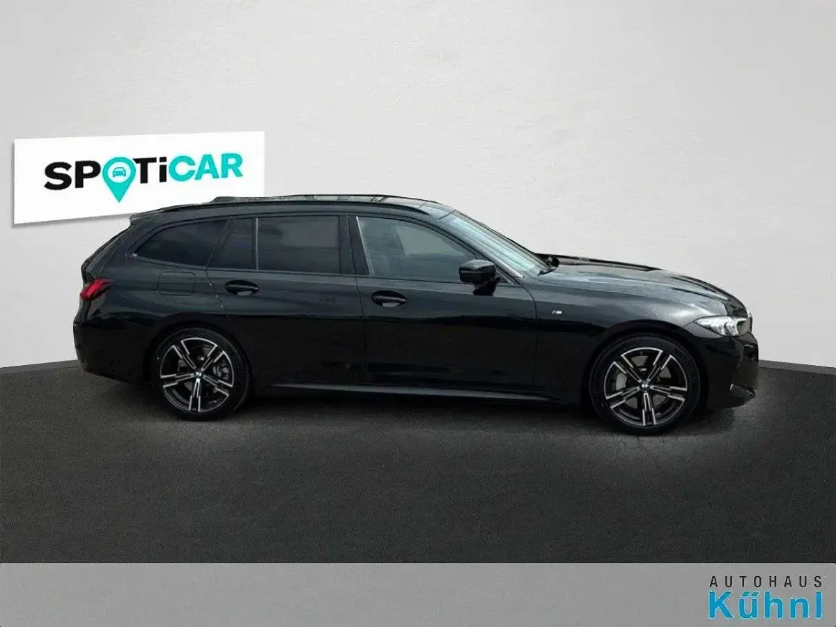 Gebraucht BMW 330 M Sport 245 PS (180 kW) 2025 Black sapphire metallic Kombi