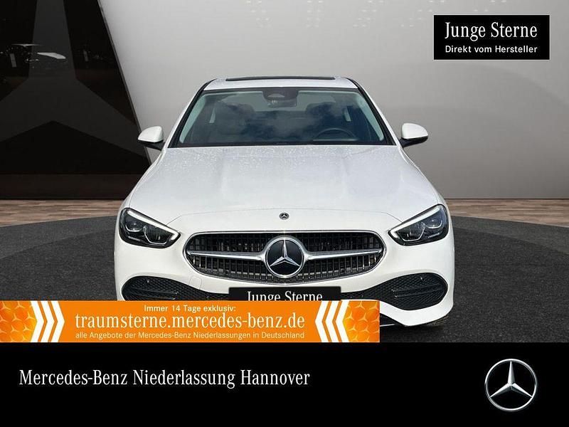 Weiß Gebraucht 2024 Mercedes C220 Avantgarde Limousine | 38.590 € (Guter Preis) - Bild 1/3