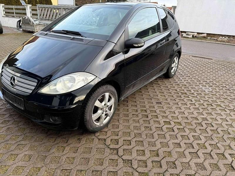 Schwarz Gebraucht 2007 Mercedes A150 Classic Limousine | 1.800 € (Superpreis) - Bild 1/4