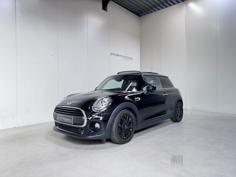 Schwarz Gebraucht 2018 Mini ONE Kleinwagen | 17.990 € (Teuer) - Bild 1/4