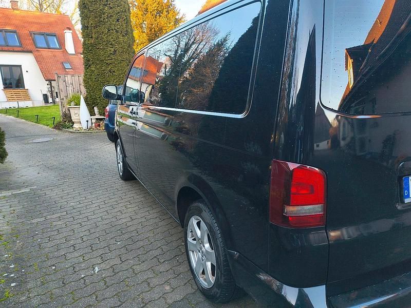 Gebraucht VW Multivan 179 PS (131 kW) 2015 Schwarz Van