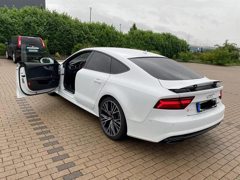 Weiß Gebraucht 2015 Audi A7 Competition Kleinwagen | 25.199 € (Fairer Preis) - Bild 1/4